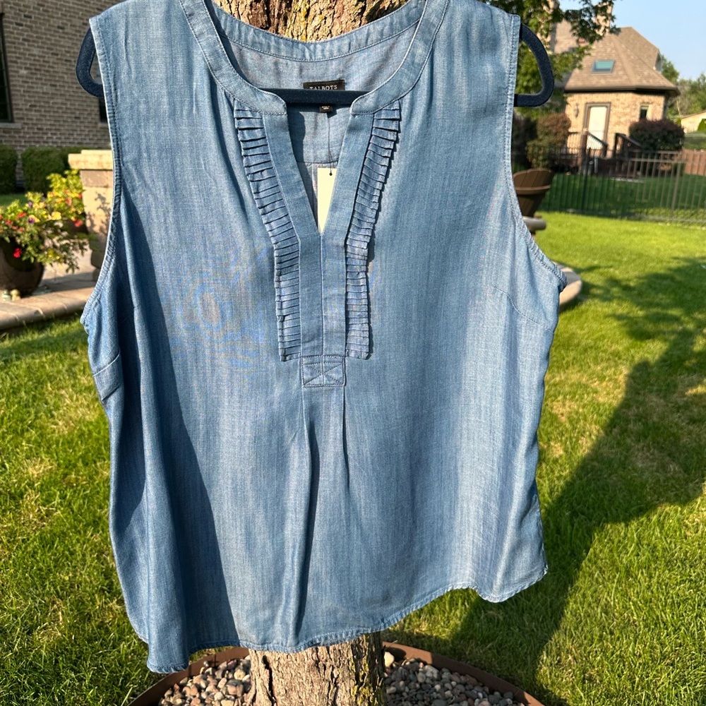 ⭐️NWT⭐️ Talbots Chambray Sleeveless Blouse